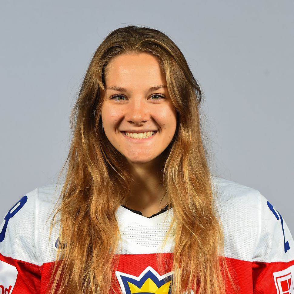 Noemi Neubauerova: A Journey to the PWHL